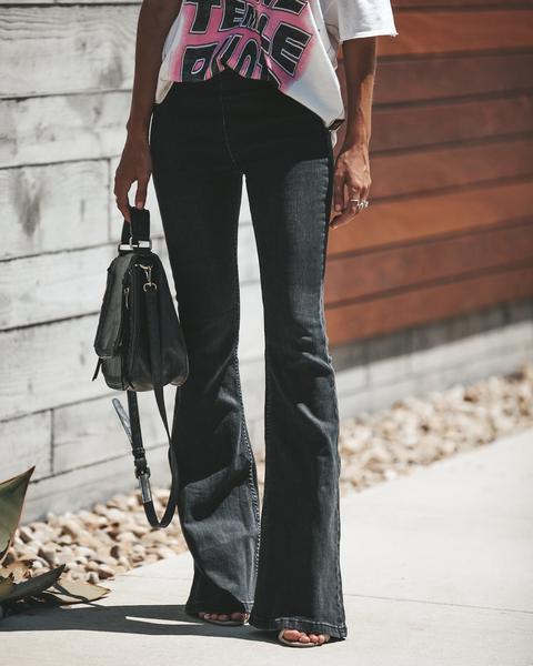 Wide-leg flared jeans